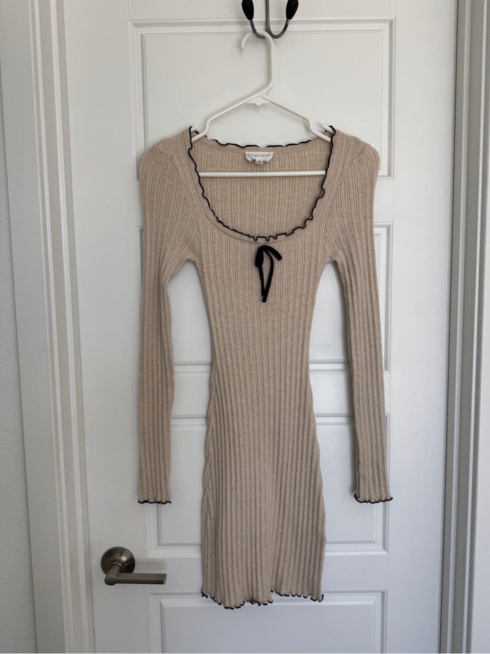 Olive + Oak Ribbed Long Sleeve Fit Dress Size Small Cream & Black